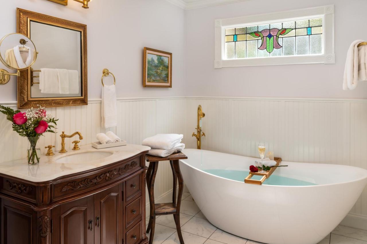 Arsenic And Old Lace Bed & Breakfast Inn Eureka Springs Extérieur photo