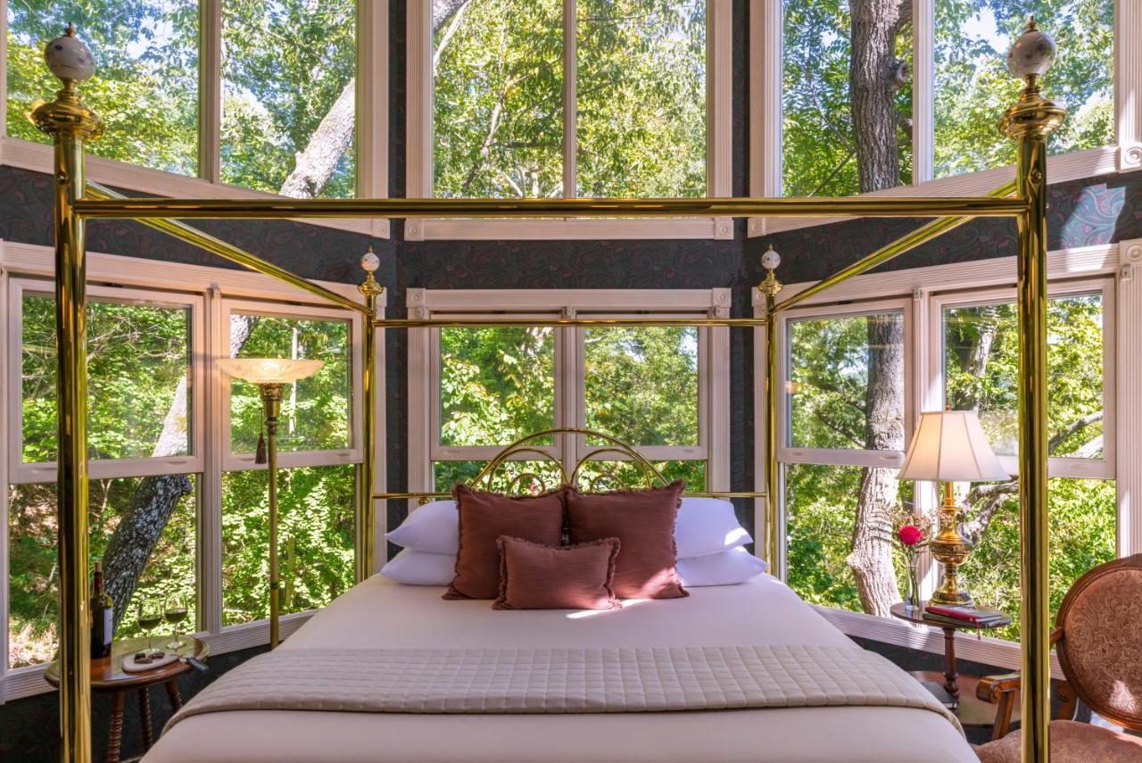 Arsenic And Old Lace Bed & Breakfast Inn Eureka Springs Extérieur photo